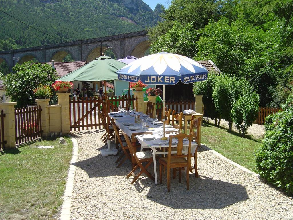Aux Quatre Saisons Axat Bed and Breakfast Zewnętrze zdjęcie